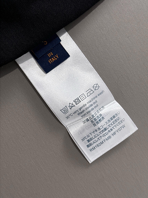 ブランドTシャツ着用イメージ